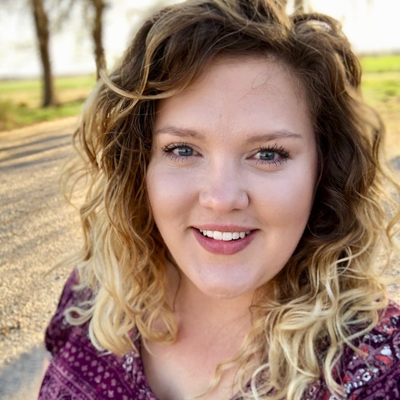 Meet your Posher, Melissa - Picture 1 of 1